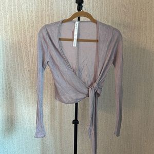 Lululemon Heart Opener Knit Wrap (Taryn Toomey Collection)
Faint Mauve